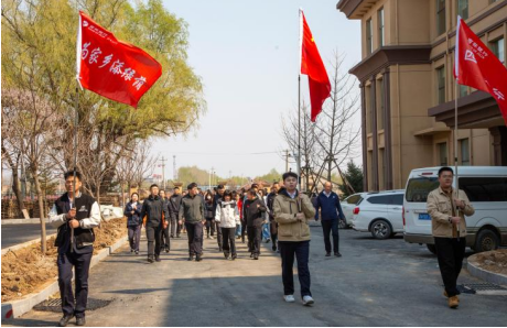 配资门户网官网网站 吉林银行四平分行开展“春‘锋’十里 正‘植’有你”公益植树活动